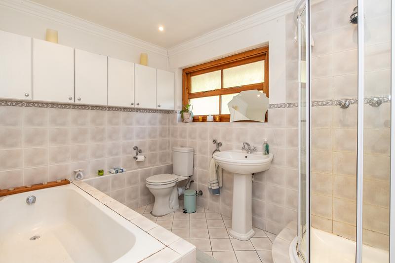 5 Bedroom Property for Sale in Fish Hoek Western Cape